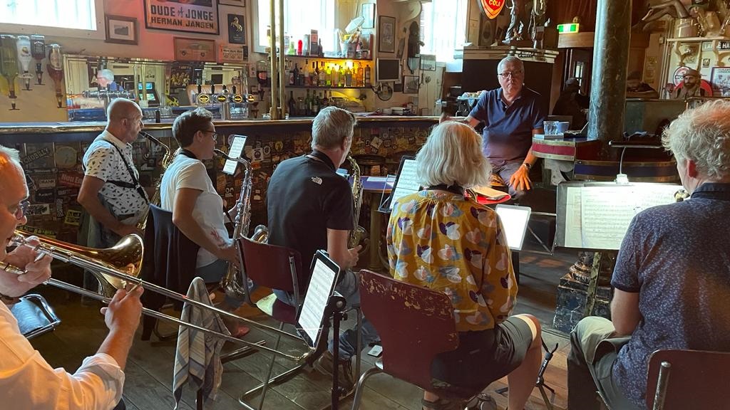 Repetreden in De Graauwe Hengst door Barend Hoek Collective