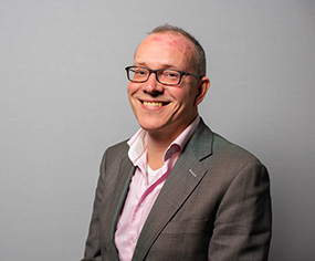 De notaris krijgt het extra druk in december; hier lees je waarom