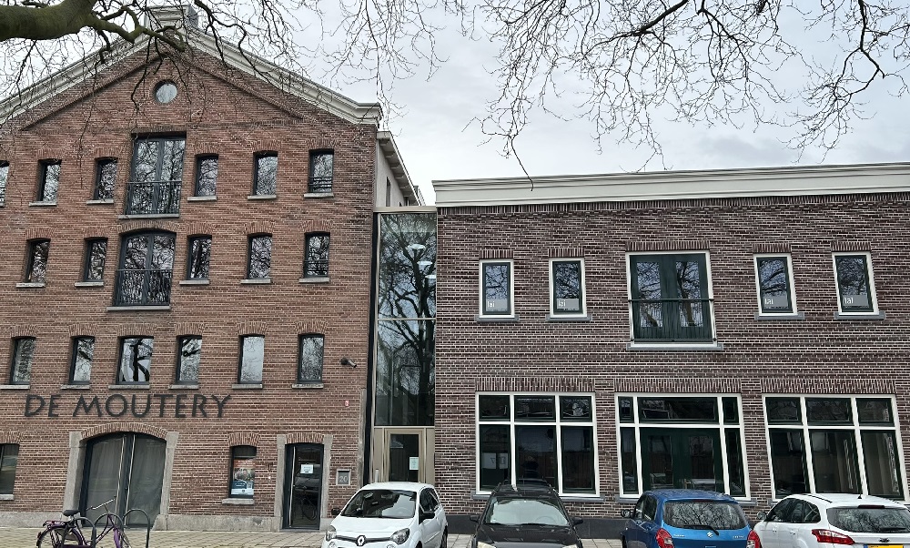 Hier in Schiedam West komt een lunchroom