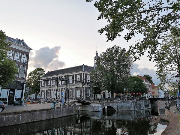 Ansichtkaarten-ruilbeurs in de Korenbeurs