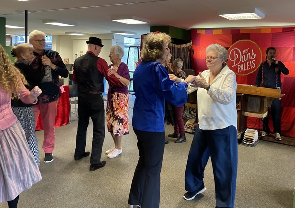 Dickens, dreumes en dansen bij de bieb