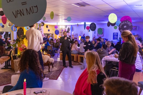 Jongeren en professionals in gesprek over vertrouwen 