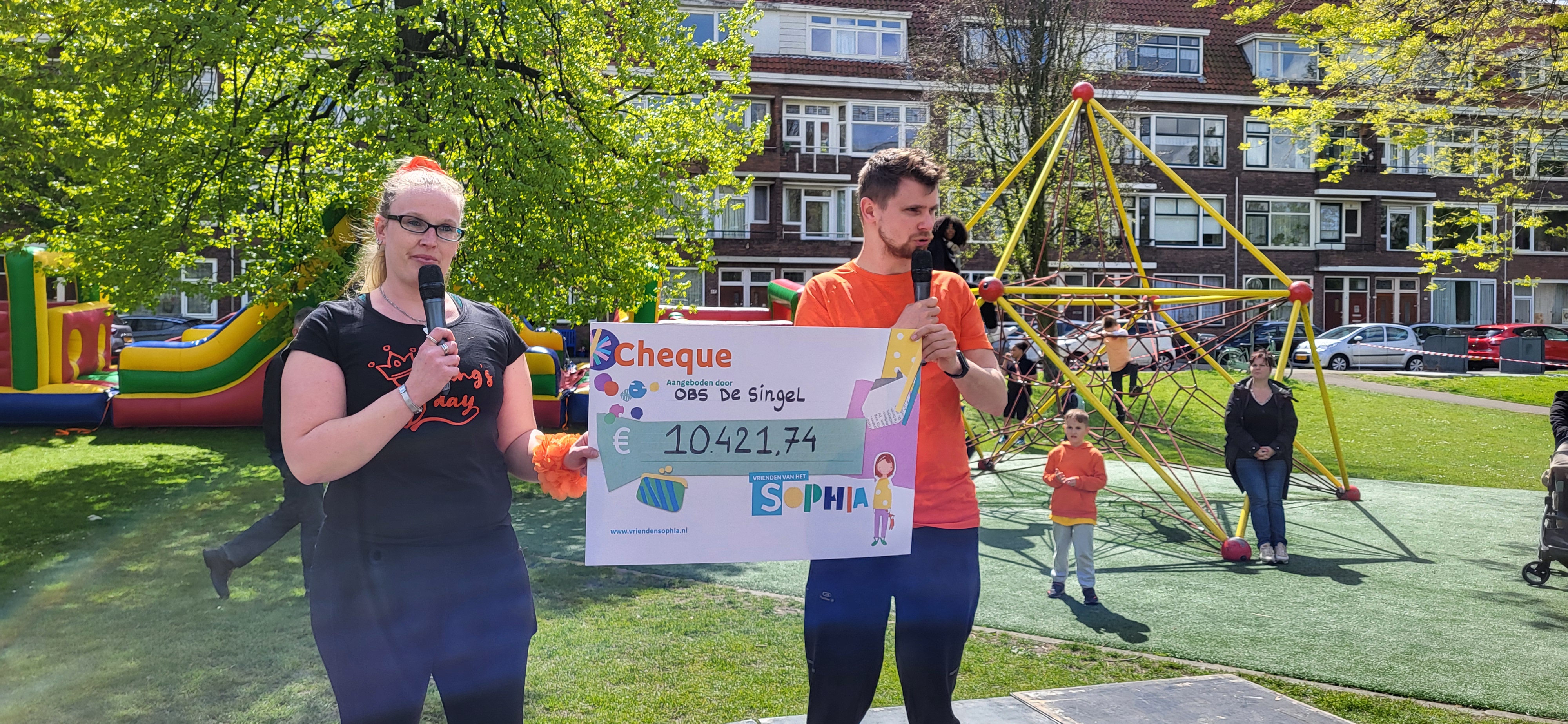 Leerlingen OBS De Singel lopen koningsrun voor Sophia