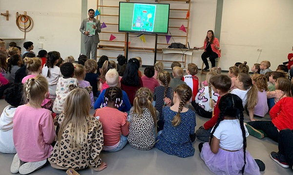 Opening Kinderboekenweek door wethouder op IKC Kethel 