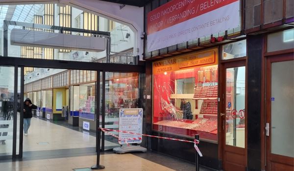 Man (28) aangehouden voor inbraak juwelier Passage