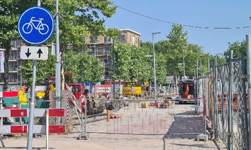 Onduidelijke verkeerssituatie voor fietsers op afgesloten Parkweg