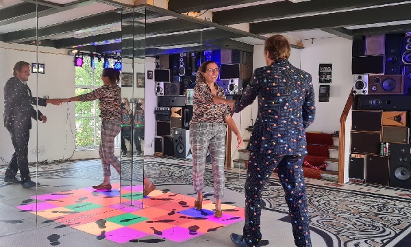 Je eigen ballroom met 'Snikken en grimlachjes' dansvloer