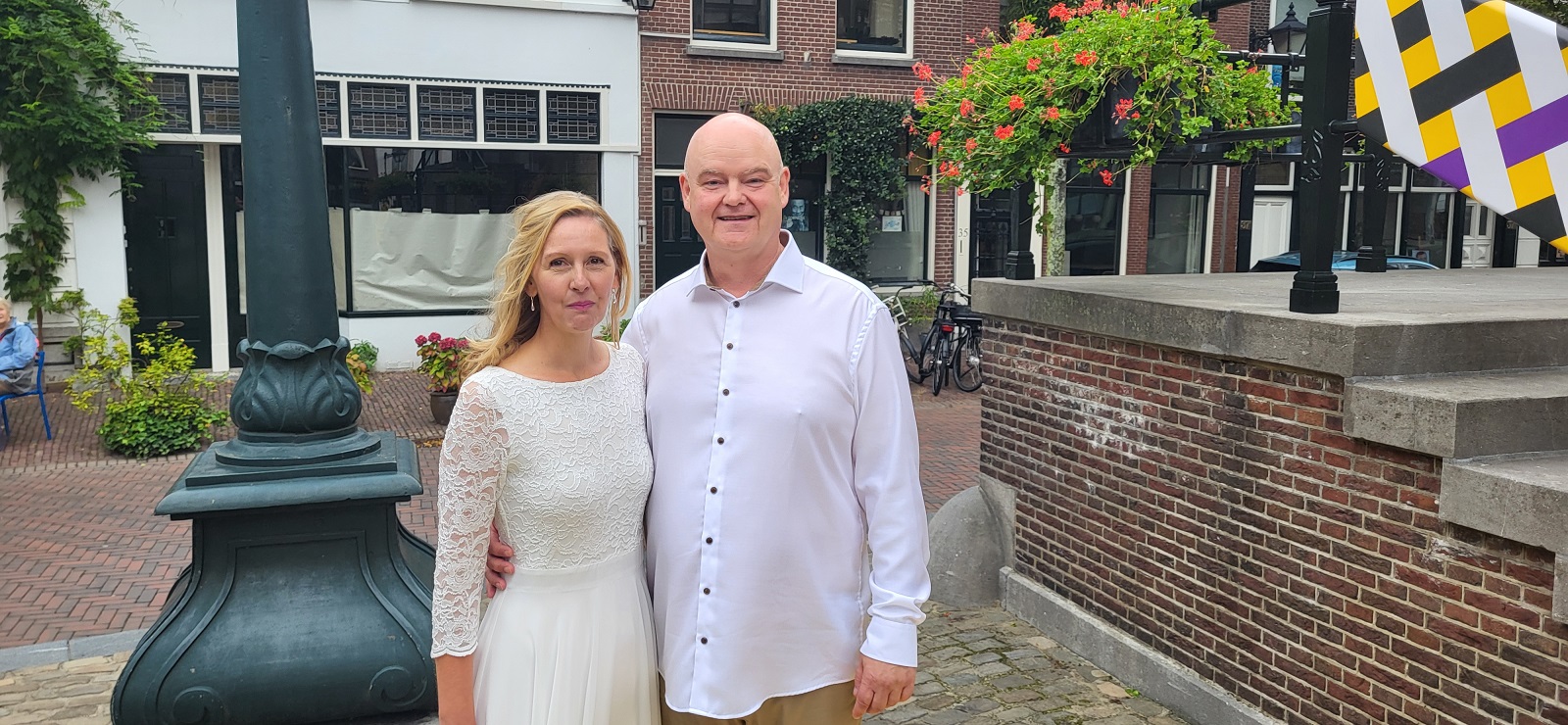 Manon en Guus geven jawoord tijdens huwelijksmarathon