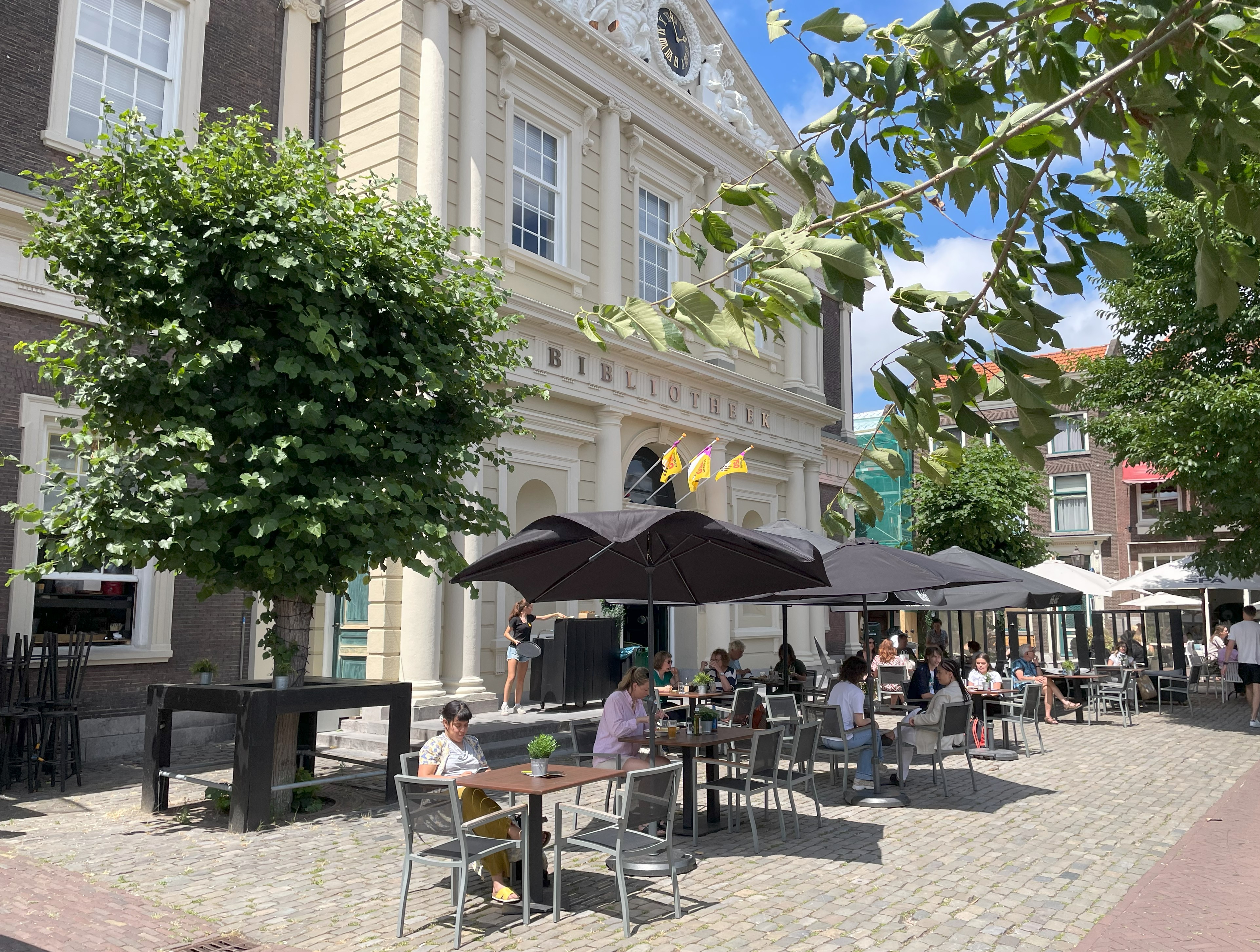 Voorkant Korenbeurs steiger vrij