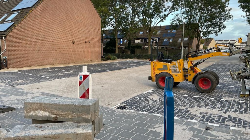 Parkeerplaatsen zijn al weken klaar maar niet te gebruiken
