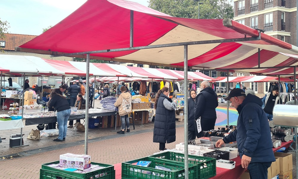 Er is vandaag rommelmarkt in het centrum