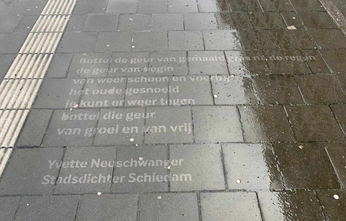 Gedichten op straat op tien plekken in de stad