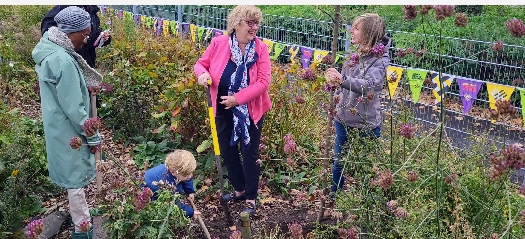 Feestje 10 jaar Maastuin goed bezocht