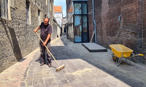 Overloop. De stad uit, de wereld in…