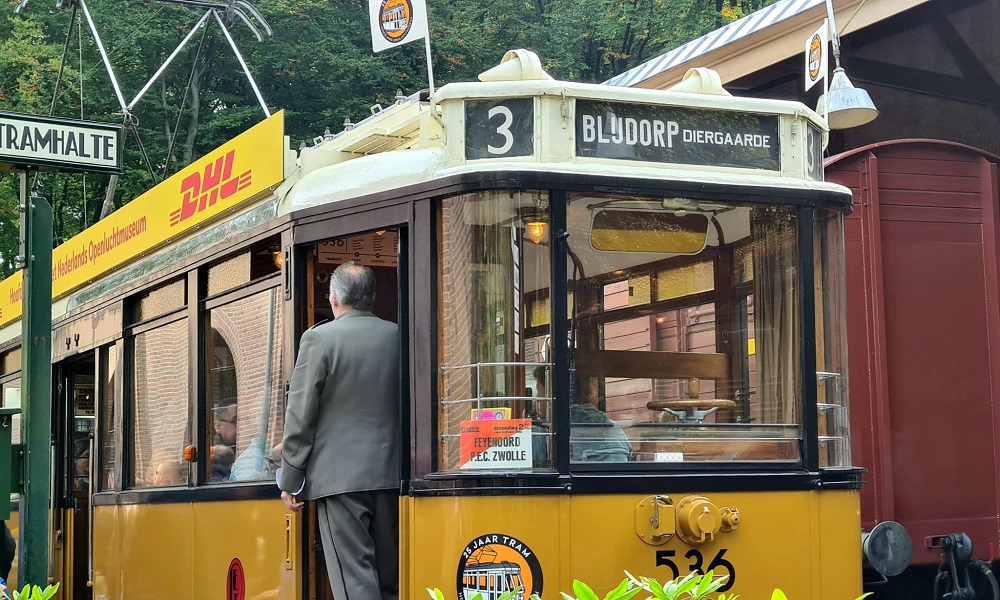 Gratis rondritten in Schiedam met viertal historische trams