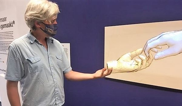 Coronaherdenking in de Grote of Sint Janskerk