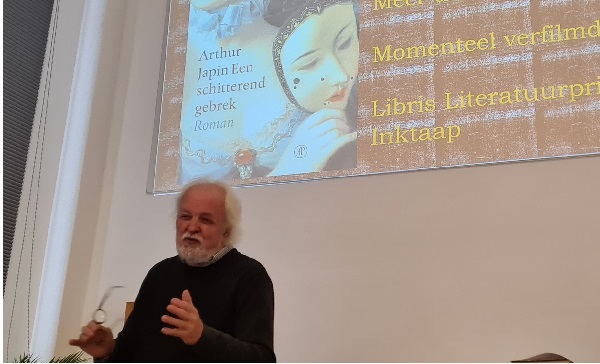 Een passie voor literatuur bij Leeskring in de bibliotheek