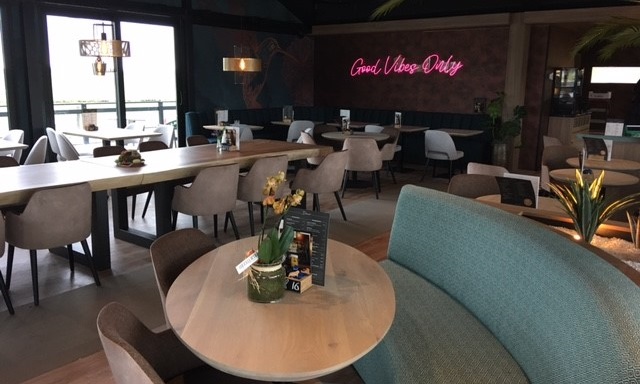 Waar eerst 't Schielicht stond is nu Brasserie De Schie open