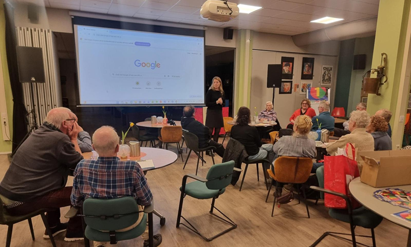 Lijst 1 folder over: waardig ouder worden, meedoen en erbij horen