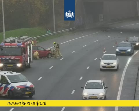 Ongeval tussen vrachtwagen en personenauto op A13