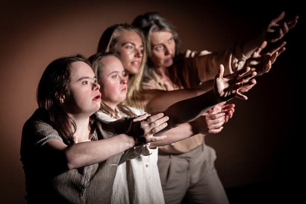 'A Bird Named Mansour' en 'The Girl with no name'