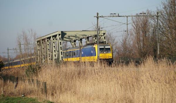 Miljard euro beschikbaar om Schiedam - Delft van twee naar vier sporen uit te breiden